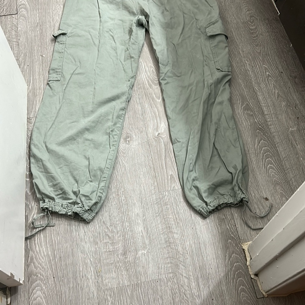 Abercrombie & Fitch Green Cargo Pants with Elastic Cuffs